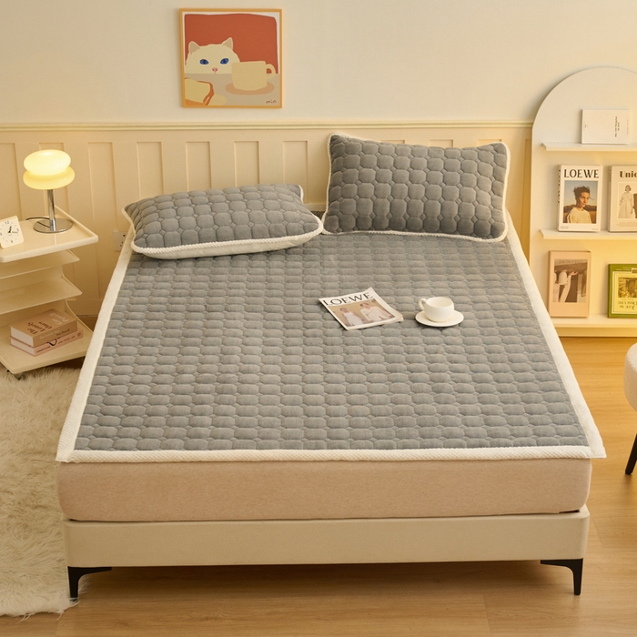 91家纺网 家纺一手货源 找家纺 缦吉 2025冬季新款亲肤舒适简约牛奶绒床垫床褥子 银灰