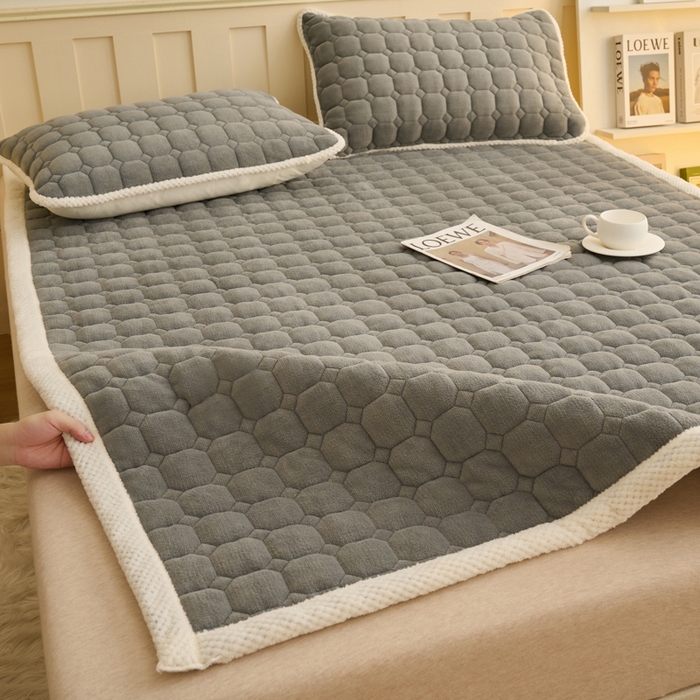 缦吉 2025冬季新款亲肤舒适简约牛奶绒床垫床褥子 银灰