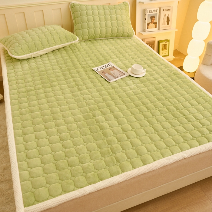 91家纺网 家纺一手货源 找家纺 （总）缦吉 2025冬季新款亲肤舒适简约牛奶绒床垫床褥子