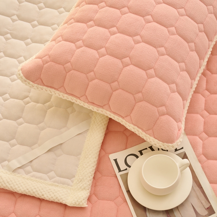 91家纺网 家纺一手货源 找家纺 缦吉 2025冬季新款亲肤舒适简约牛奶绒床垫床褥子 浅粉