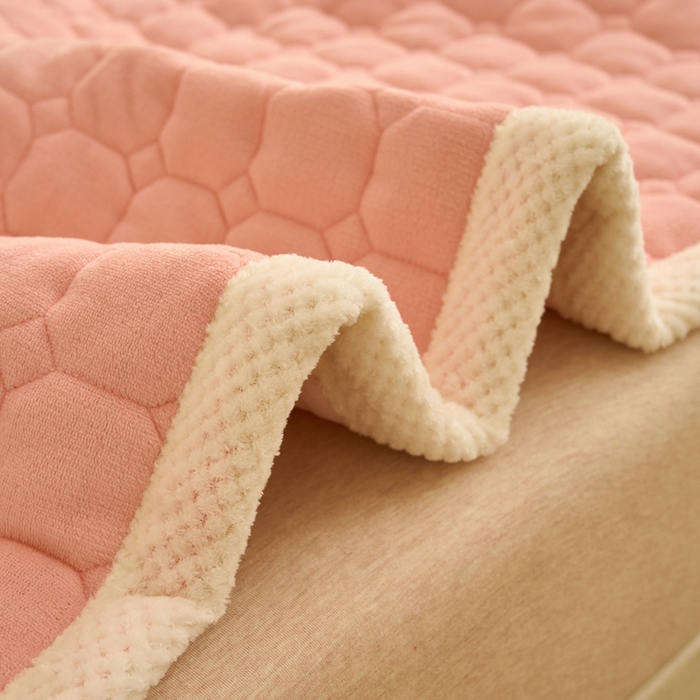 91家纺网 家纺一手货源 找家纺 缦吉 2025冬季新款亲肤舒适简约牛奶绒床垫床褥子 浅粉