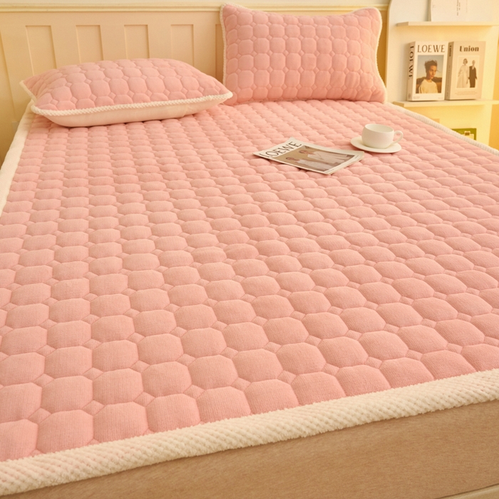 91家纺网 家纺一手货源 找家纺 缦吉 2025冬季新款亲肤舒适简约牛奶绒床垫床褥子 浅粉