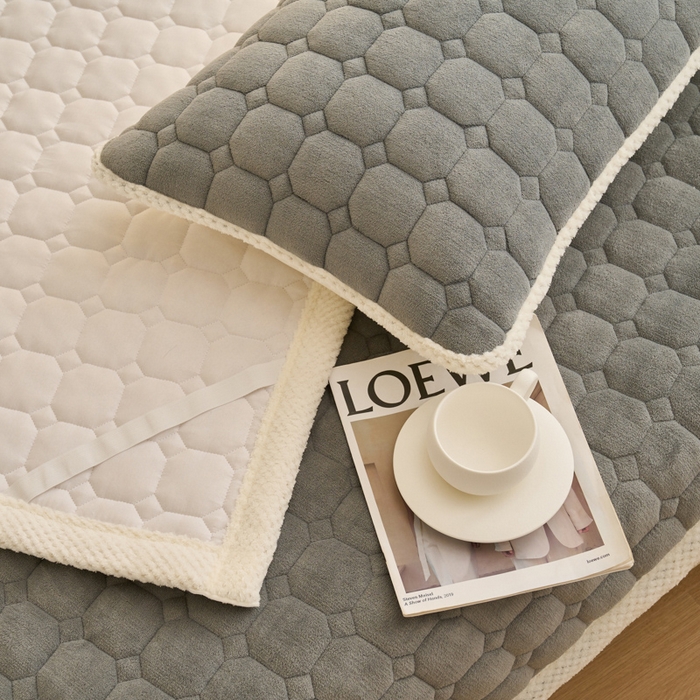 91家纺网 家纺一手货源 找家纺 缦吉 2025冬季新款亲肤舒适简约牛奶绒床垫床褥子 银灰