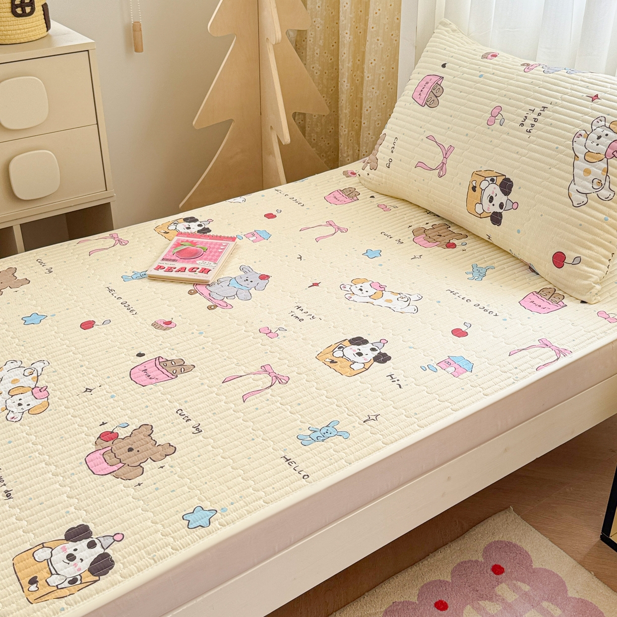 91家纺网 家纺一手货源 找家纺 妮可 2025热款学生床全棉夹棉多功能床垫-床盖 爱乐之城