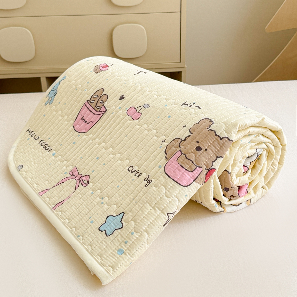 91家纺网 家纺一手货源 找家纺 妮可 2025热款学生床全棉夹棉多功能床垫-床盖 爱乐之城