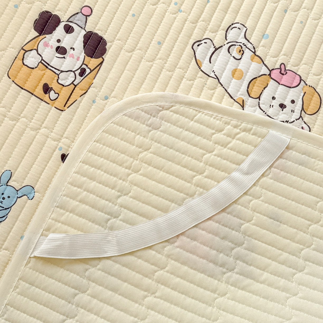 91家纺网 家纺一手货源 找家纺 妮可 2025热款学生床全棉夹棉多功能床垫-床盖 爱乐之城