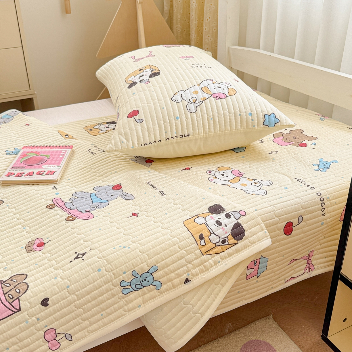 91家纺网 家纺一手货源 找家纺 妮可 2025热款学生床全棉夹棉多功能床垫-床盖 爱乐之城