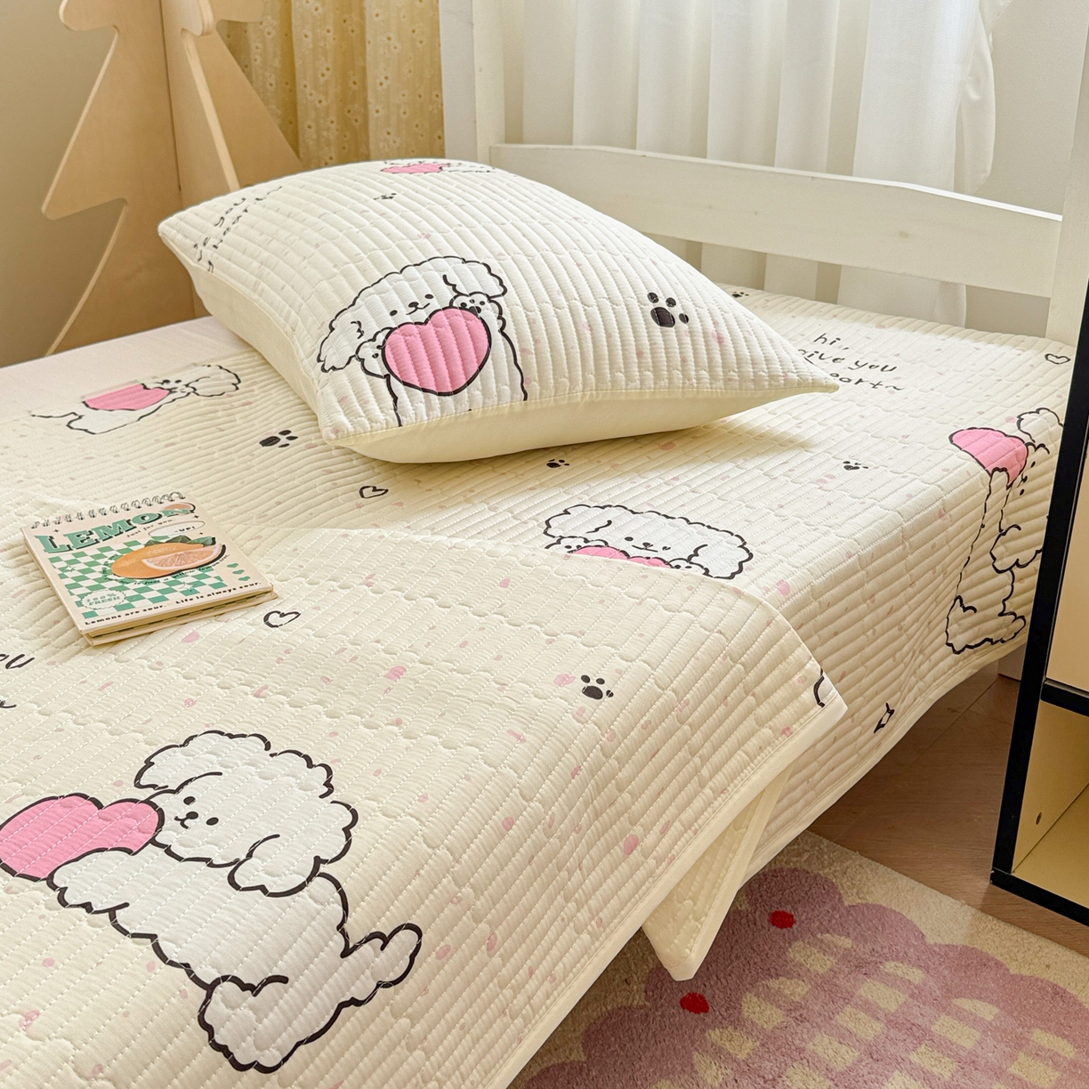 91家纺网 家纺一手货源 找家纺 妮可 2025热款学生床全棉夹棉多功能床垫-床盖 爱心小狗