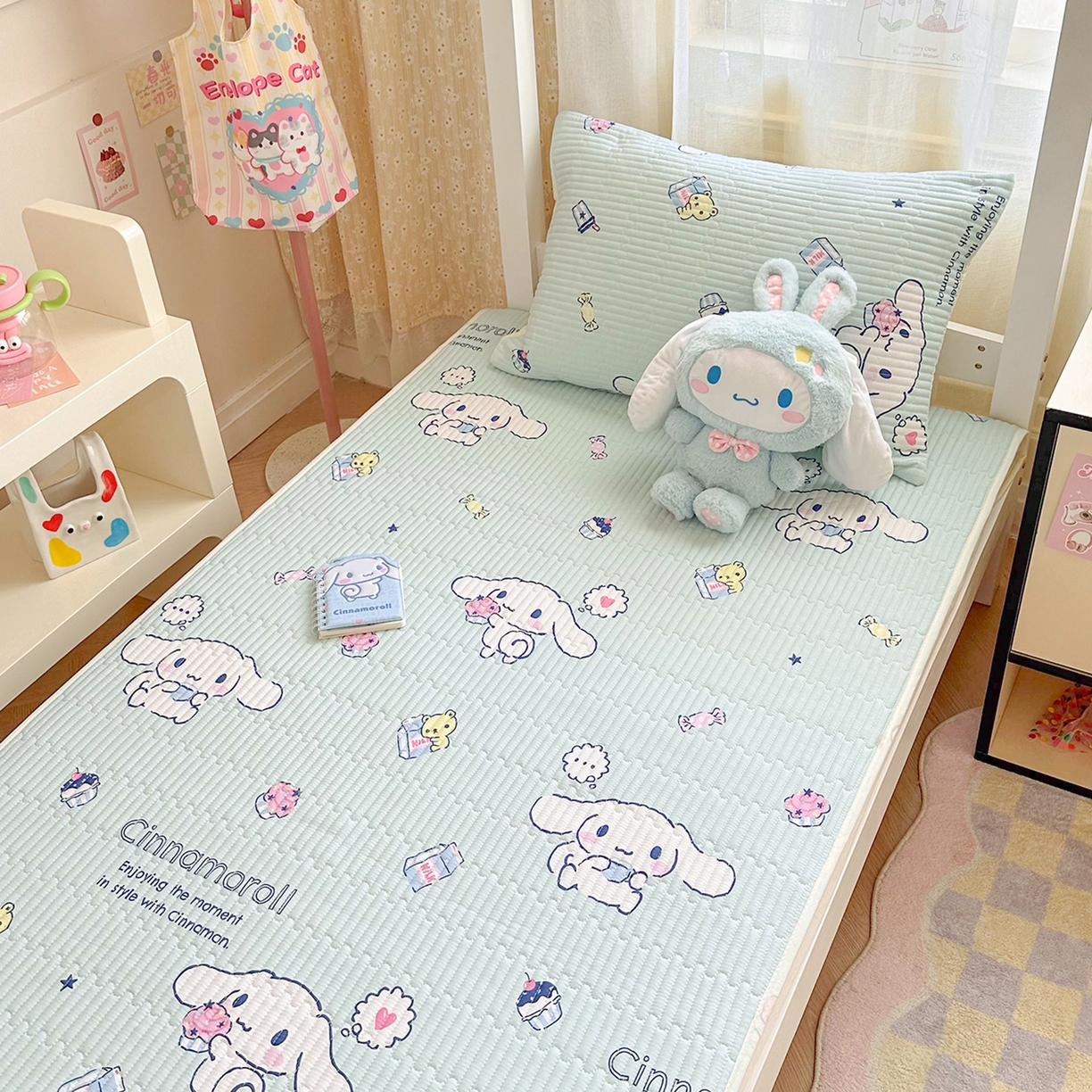 91家纺网 家纺一手货源 找家纺 妮可 2025热款学生床全棉夹棉多功能床垫-床盖 冰激凌玉桂狗