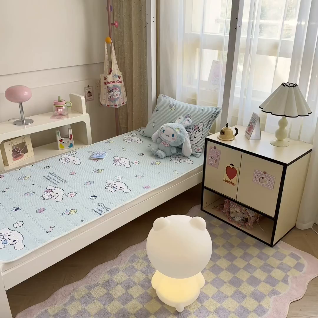 91家纺网 家纺一手货源 找家纺 妮可 2025热款学生床全棉夹棉多功能床垫-床盖 冰激凌玉桂狗