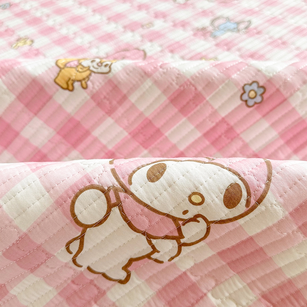 91家纺网 家纺一手货源 找家纺 妮可 2025热款学生床全棉夹棉多功能床垫-床盖 粉格美乐蒂