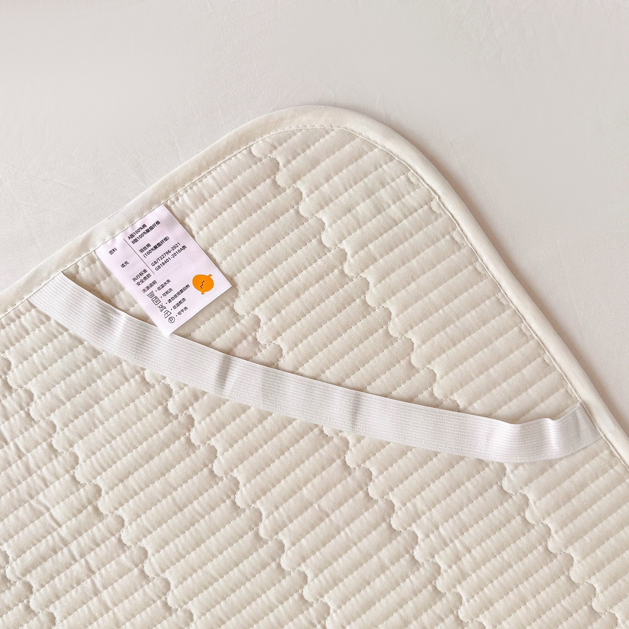 91家纺网 家纺一手货源 找家纺 妮可 2025热款学生床全棉夹棉多功能床垫-床盖 粉格美乐蒂