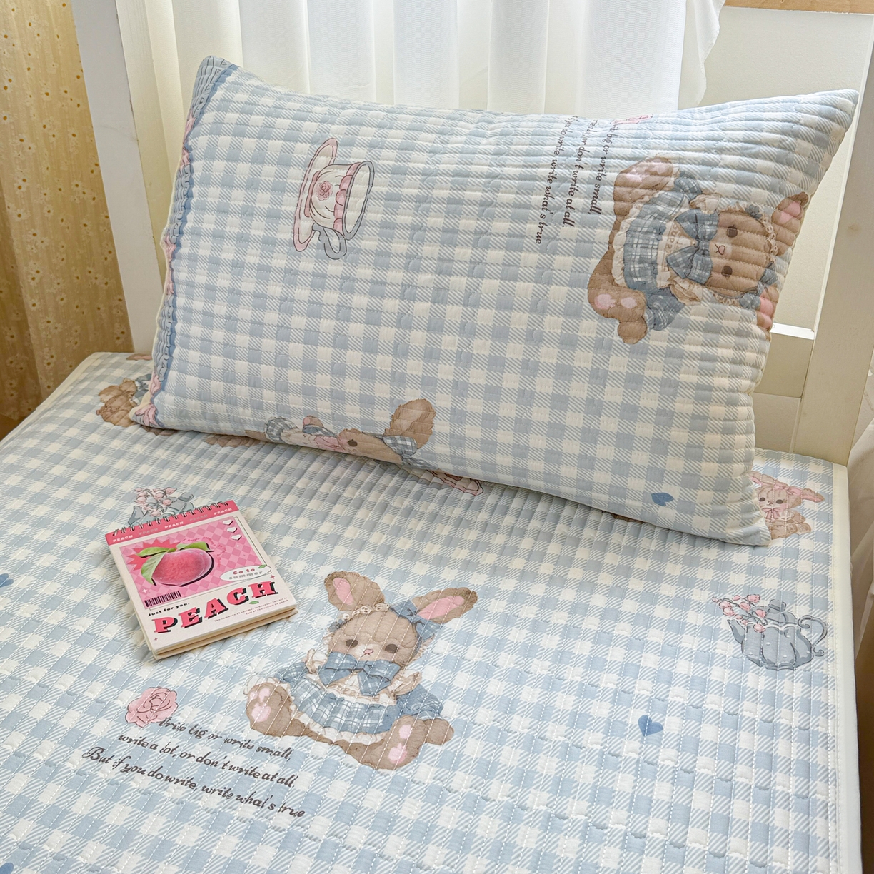 91家纺网 家纺一手货源 找家纺 妮可 2025热款学生床全棉夹棉多功能床垫-床盖 莉雅兔