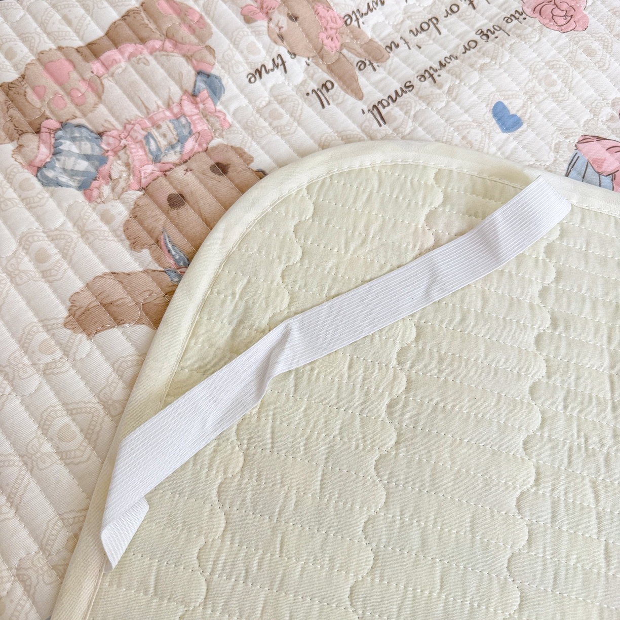 91家纺网 家纺一手货源 找家纺 妮可 2025热款学生床全棉夹棉多功能床垫-床盖 莉雅兔