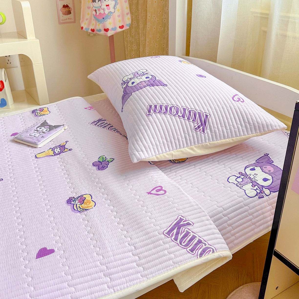 91家纺网 家纺一手货源 找家纺 妮可 2025热款学生床全棉夹棉多功能床垫-床盖 甜心库洛米