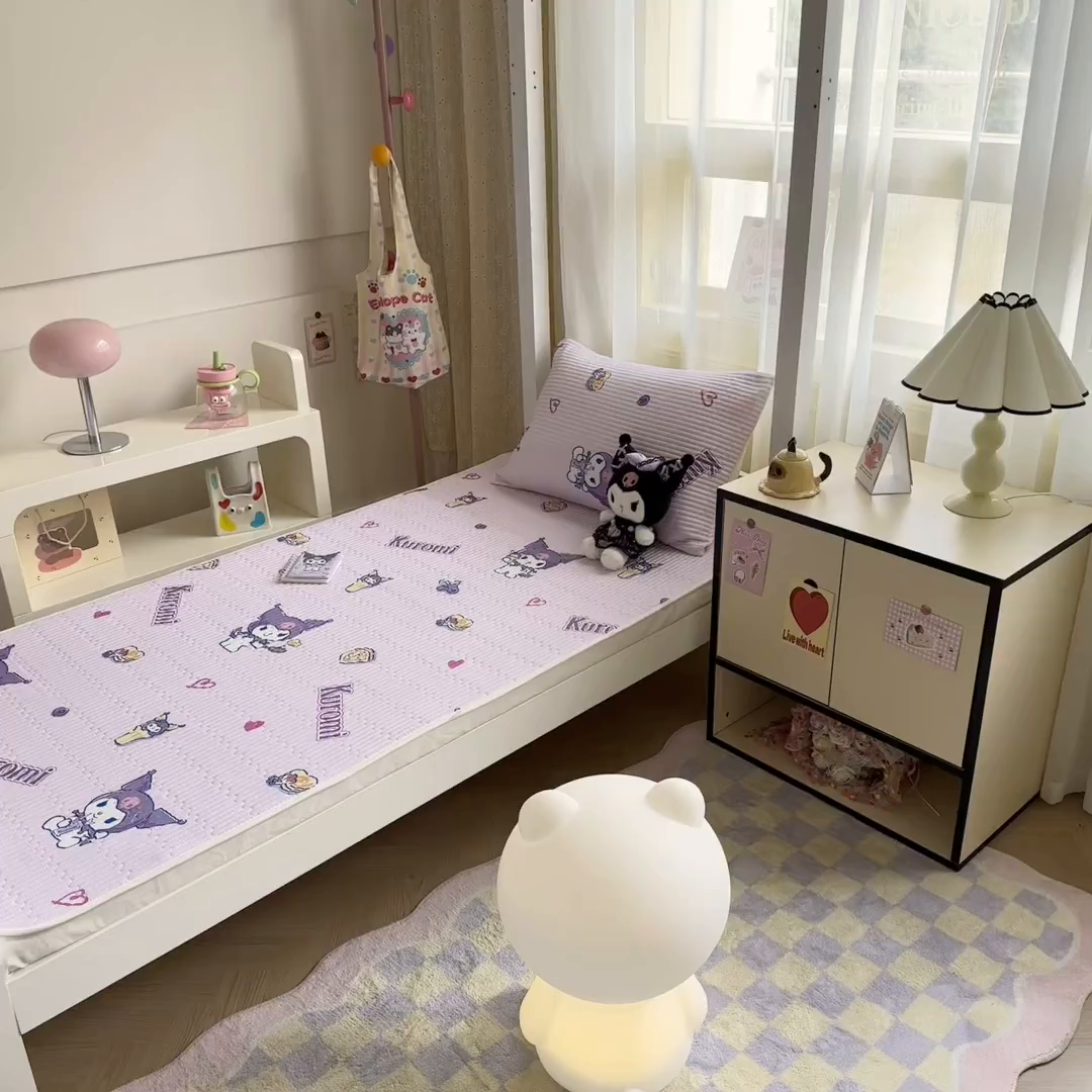 91家纺网 家纺一手货源 找家纺 妮可 2025热款学生床全棉夹棉多功能床垫-床盖 甜心库洛米