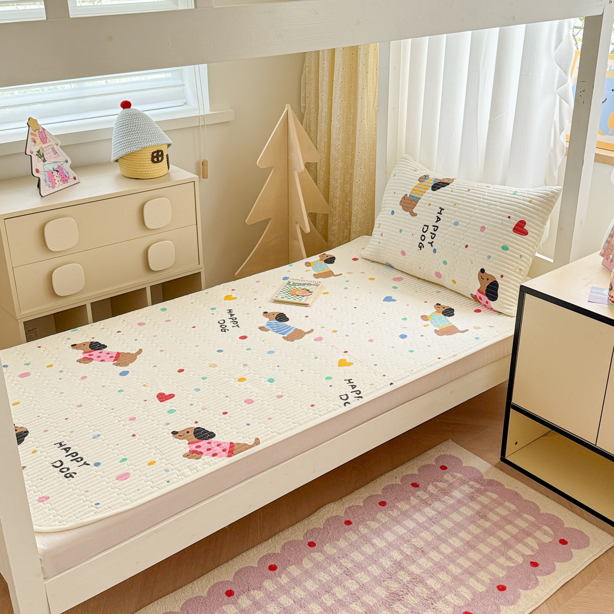 91家纺网 家纺一手货源 找家纺 妮可 2025热款学生床全棉夹棉多功能床垫-床盖 甜心汪汪