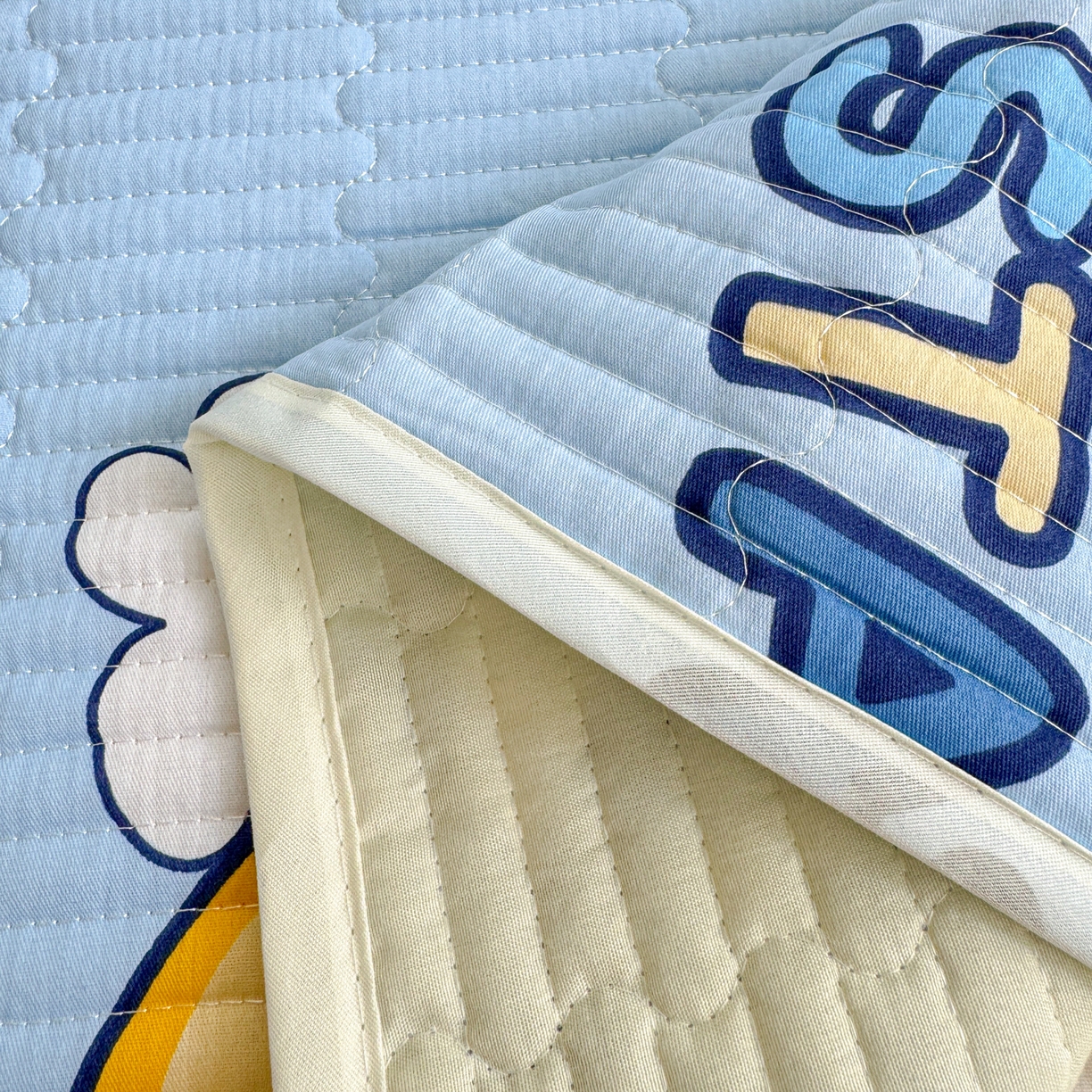 91家纺网 家纺一手货源 找家纺 妮可 2025热款学生床全棉夹棉多功能床垫-床盖 宇航员