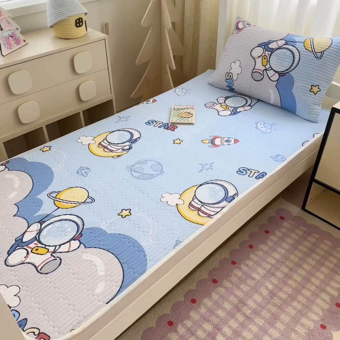 91家纺网 家纺一手货源 找家纺 妮可 2025热款学生床全棉夹棉多功能床垫-床盖 宇航员