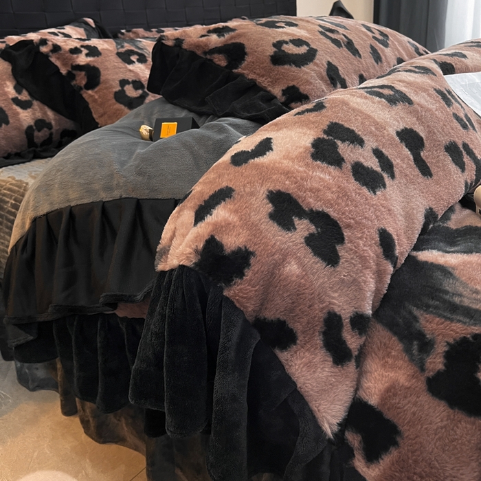 91家纺网 家纺一手货源 找家纺 利欧 2025新款兔毛牛奶绒印花四件套 蝴蝶结豹纹