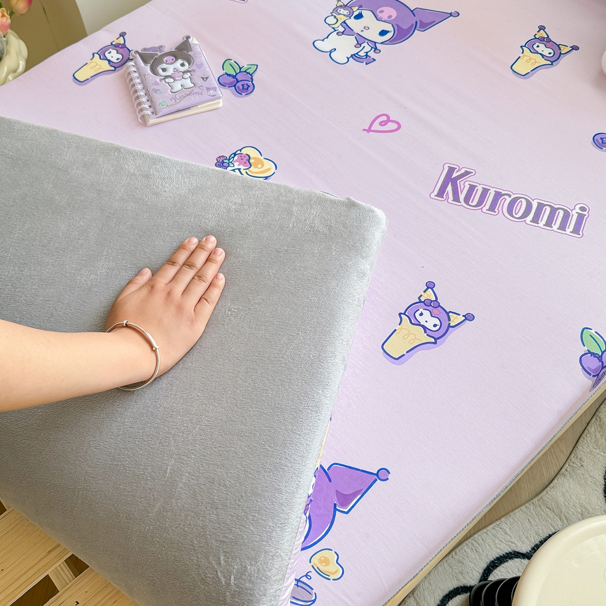 91家纺网 家纺一手货源 找家纺 妮可 2025热款花型全包床垫套褥子套（AB双版A全棉B绒） 甜心库洛米