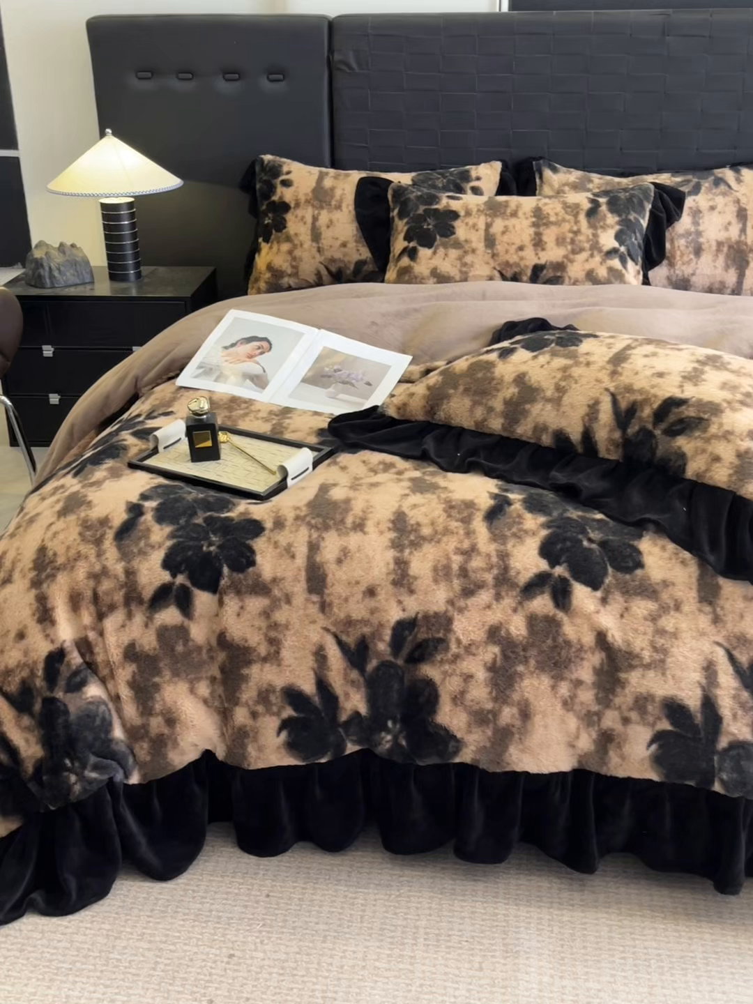 91家纺网 家纺一手货源 找家纺 利欧 2025新款兔毛牛奶绒印花四件套 古意幽花