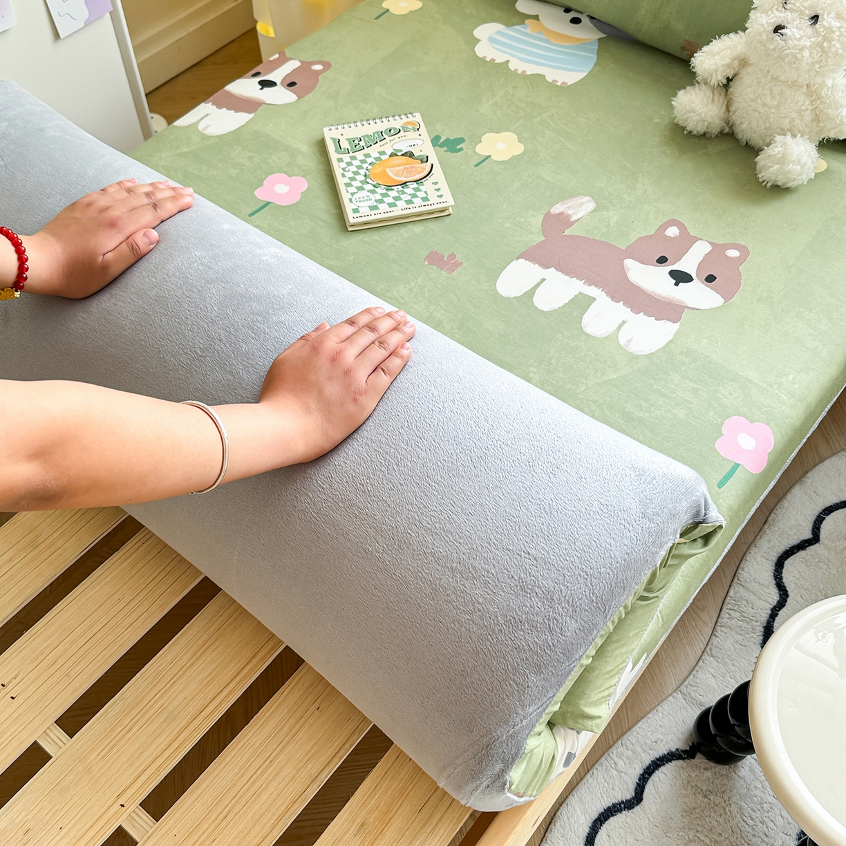 91家纺网 家纺一手货源 找家纺 妮可 2025热款花型全包床垫套褥子套（AB双版A全棉B绒） 手绘汪