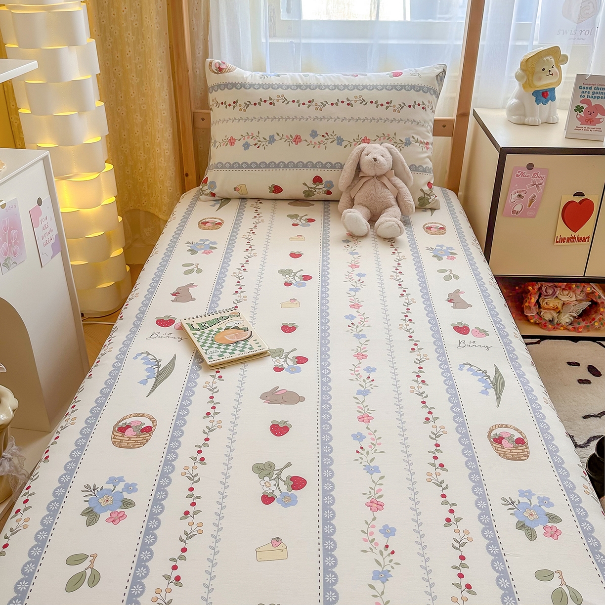 91家纺网 家纺一手货源 找家纺 妮可 2025热款花型全包床垫套褥子套（AB双版A全棉B绒） 花丛兔兔