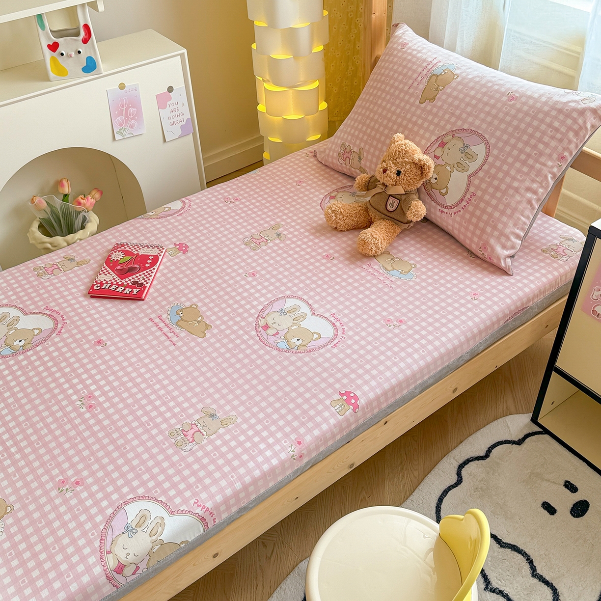 91家纺网 家纺一手货源 找家纺 妮可 2025热款花型全包床垫套褥子套（AB双版A全棉B绒） 可爱珍妮