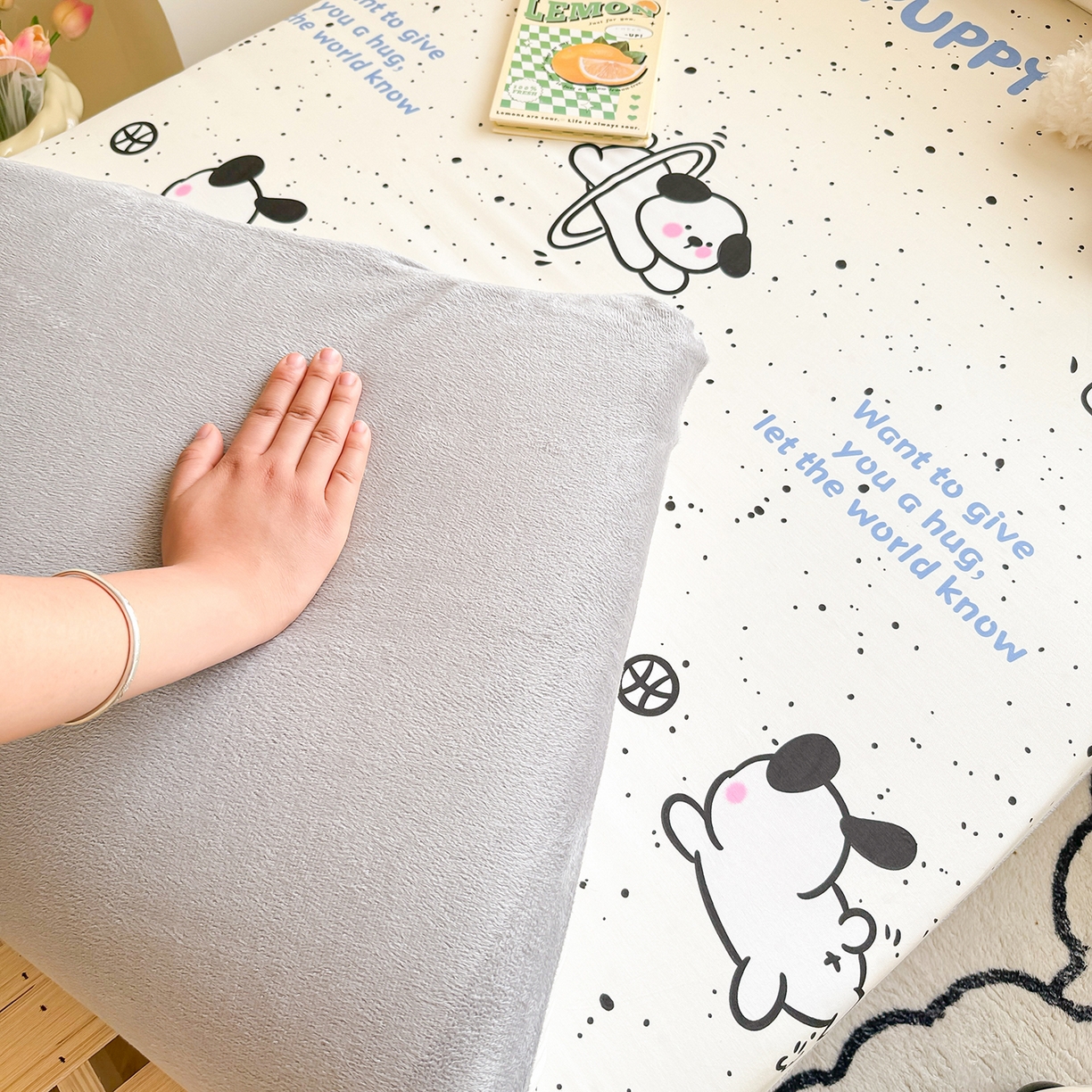 91家纺网 家纺一手货源 找家纺 妮可 2025热款花型全包床垫套褥子套（AB双版A全棉B绒） 可爱修狗