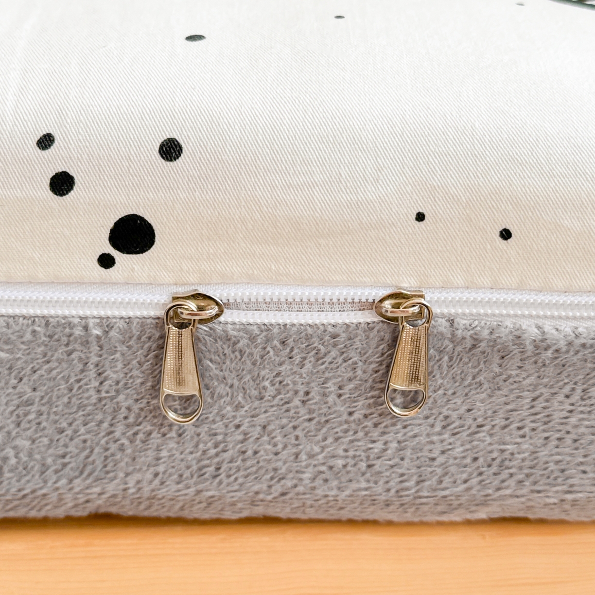 91家纺网 家纺一手货源 找家纺 妮可 2025热款花型全包床垫套褥子套（AB双版A全棉B绒） 可爱修狗