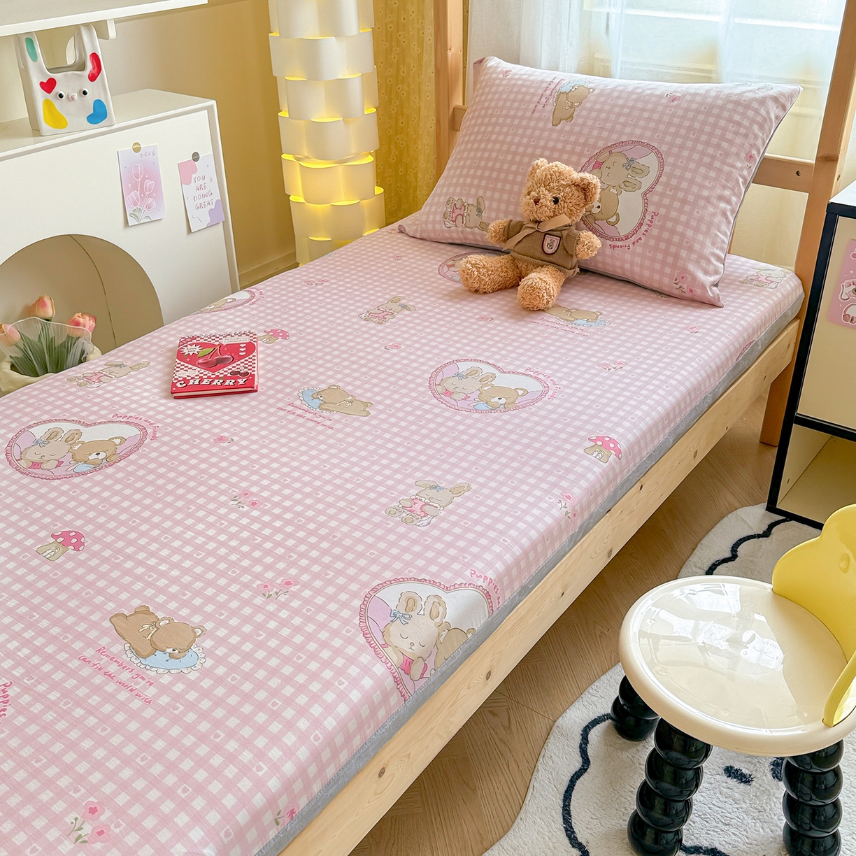 91家纺网 家纺一手货源 找家纺 妮可 2025热款花型全包床垫套褥子套（AB双版A全棉B绒） 可爱珍妮