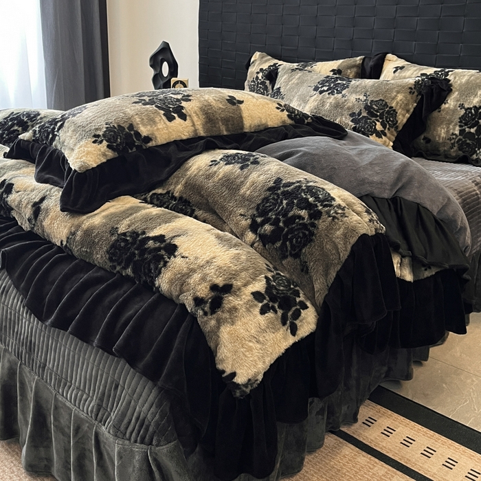 91家纺网 家纺一手货源 找家纺 利欧 2025新款兔毛牛奶绒印花四件套 黑影玫瑰