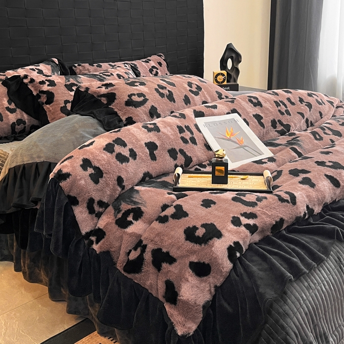 91家纺网 家纺一手货源 找家纺 利欧 2025新款兔毛牛奶绒印花四件套 蝴蝶结豹纹