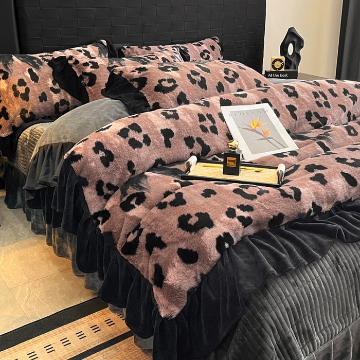 91家纺网 家纺一手货源 找家纺 利欧 2025新款兔毛牛奶绒印花四件套 蝴蝶结豹纹