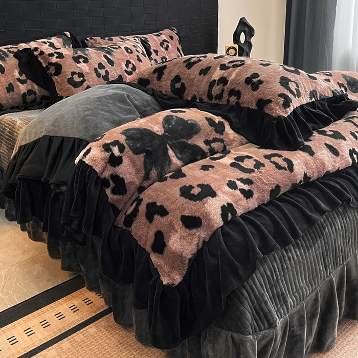 91家纺网 家纺一手货源 找家纺 利欧 2025新款兔毛牛奶绒印花四件套 蝴蝶结豹纹