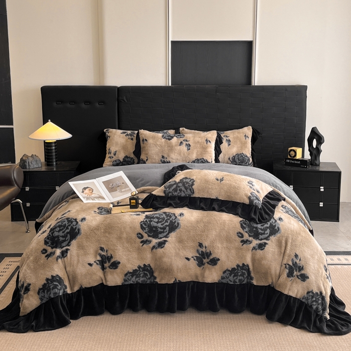 91家纺网 家纺一手货源 找家纺 利欧 2025新款兔毛牛奶绒印花四件套 墨影墨玫