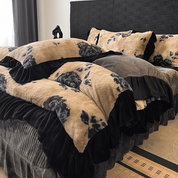 91家纺网 家纺一手货源 找家纺 利欧 2025新款兔毛牛奶绒印花四件套 墨影墨玫