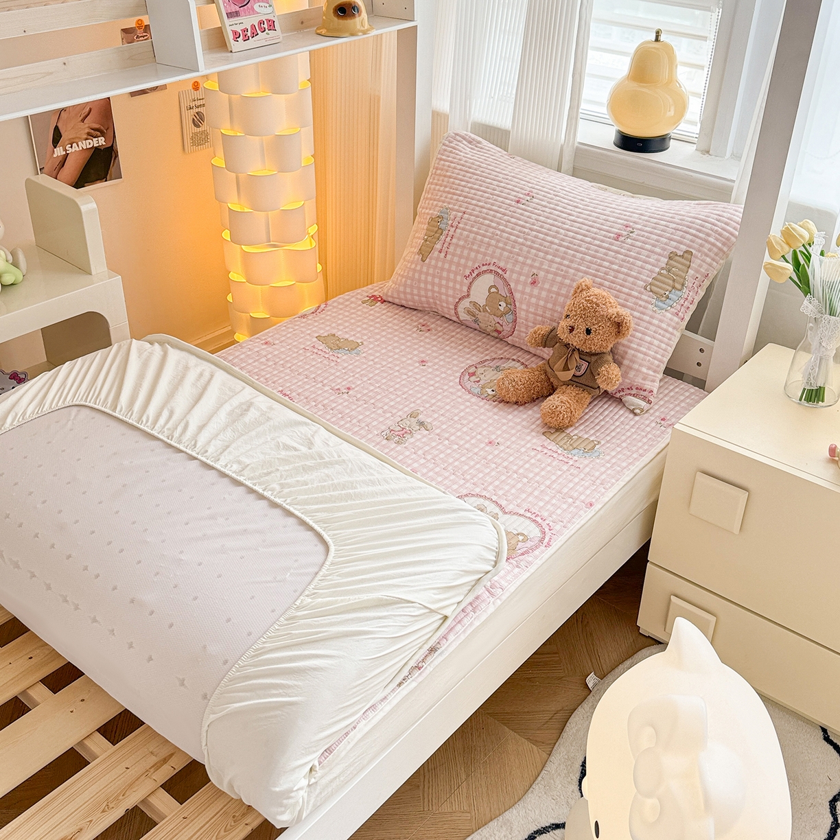 91家纺网 家纺一手货源 找家纺 妮可 2025新款卡通印花学生宿舍原棉夹棉床笠系列 珍妮