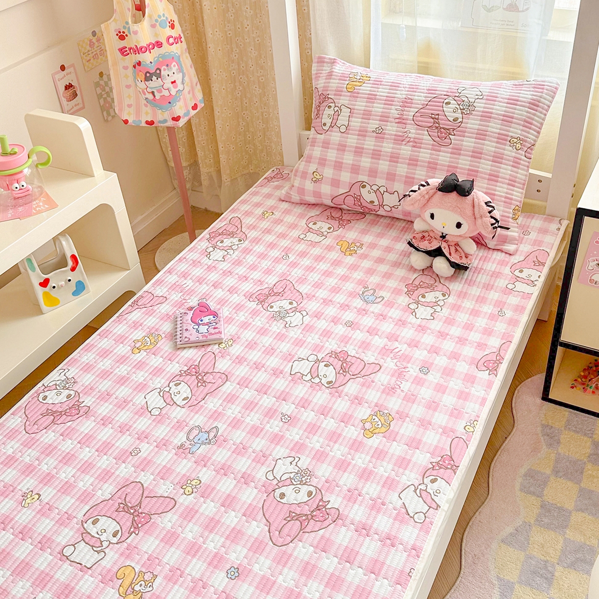 91家纺网 家纺一手货源 找家纺 妮可 2025新款卡通印花学生宿舍原棉夹棉床笠系列 美乐蒂