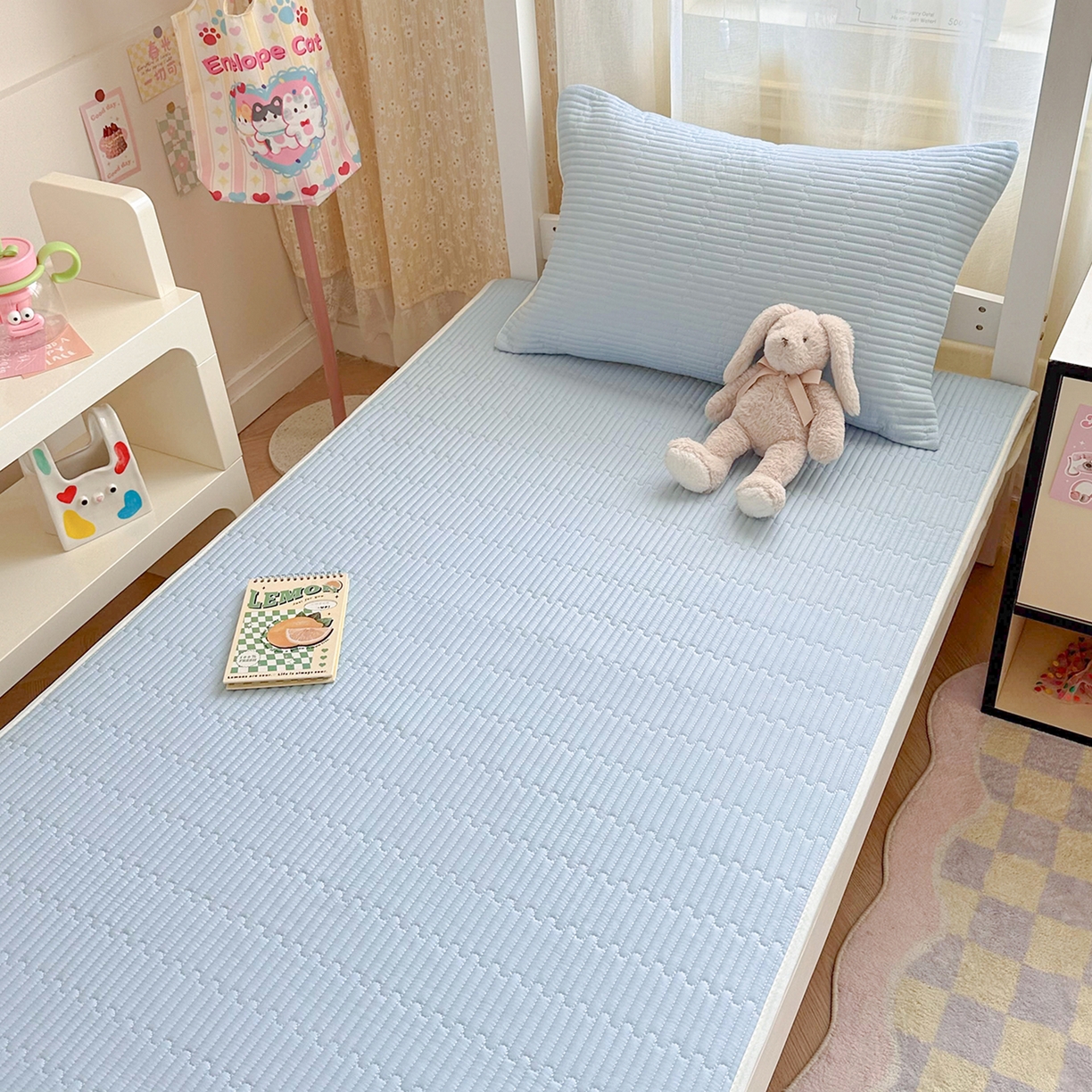 91家纺网 家纺一手货源 找家纺 妮可 2025新款卡通印花学生宿舍原棉夹棉床笠系列 蓝