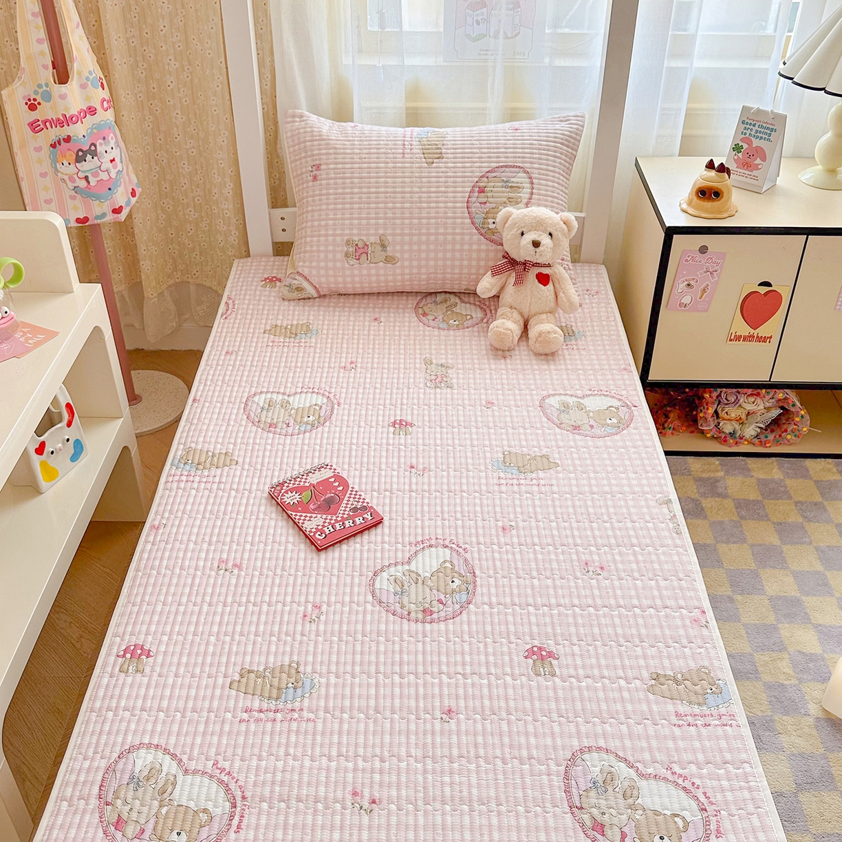 91家纺网 家纺一手货源 找家纺 妮可 2025新款卡通印花学生宿舍原棉夹棉床笠系列 珍妮