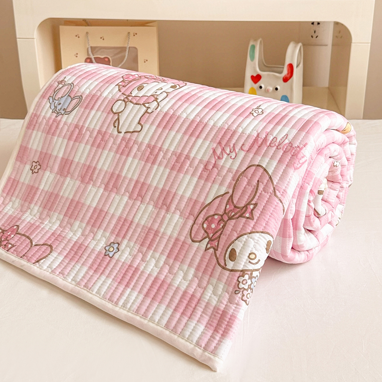 91家纺网 家纺一手货源 找家纺 妮可 2025新款卡通印花学生宿舍原棉夹棉床笠系列 美乐蒂