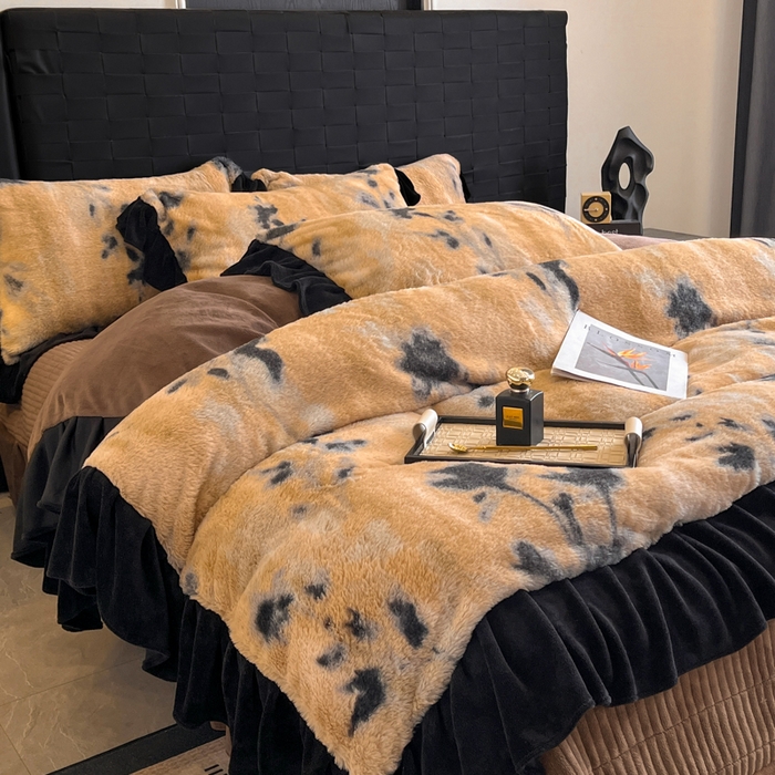 91家纺网 家纺一手货源 找家纺 利欧 2025新款兔毛牛奶绒印花四件套 素影幽芷