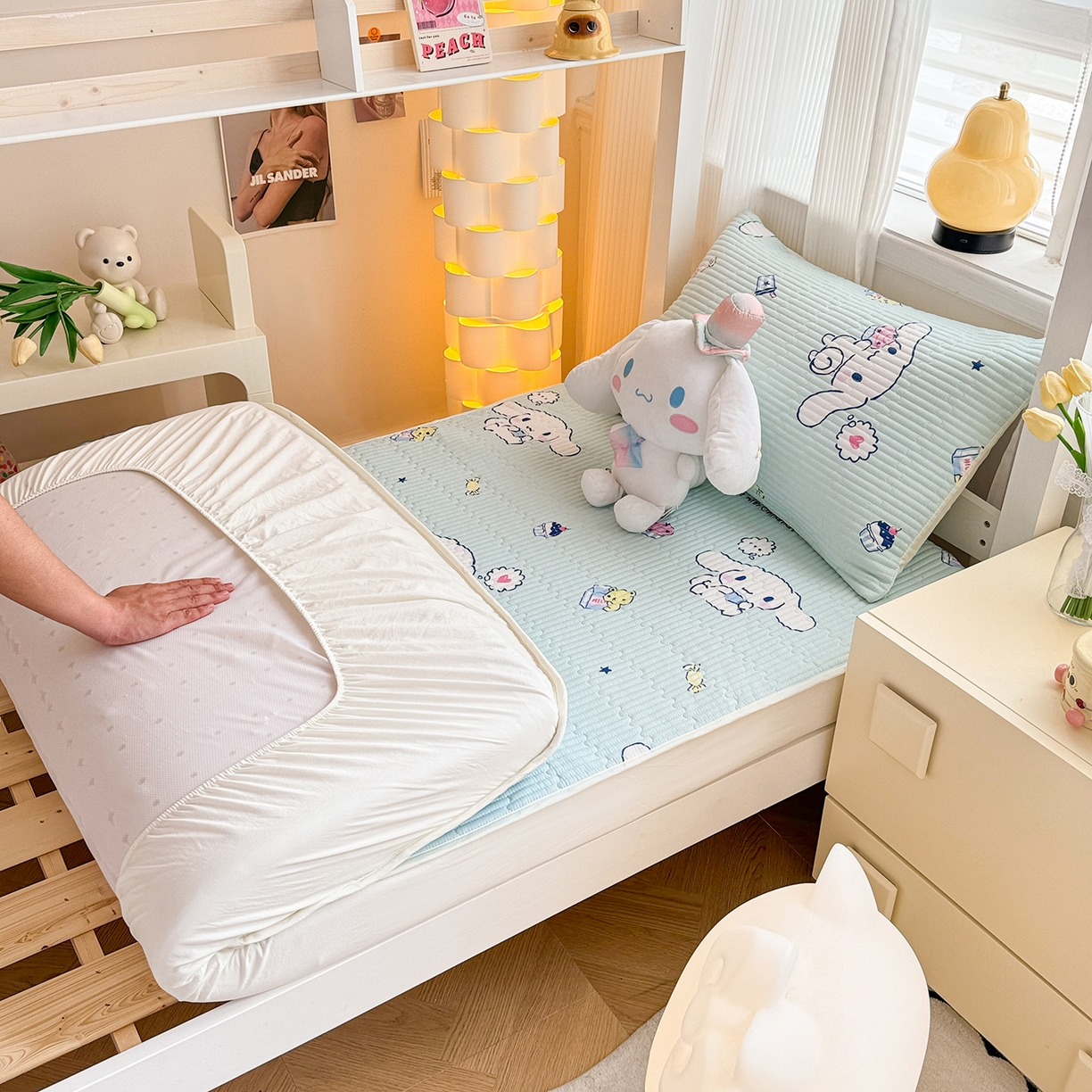 91家纺网 家纺一手货源 找家纺 妮可 2025新款卡通印花学生宿舍原棉夹棉床笠系列 玉桂狗