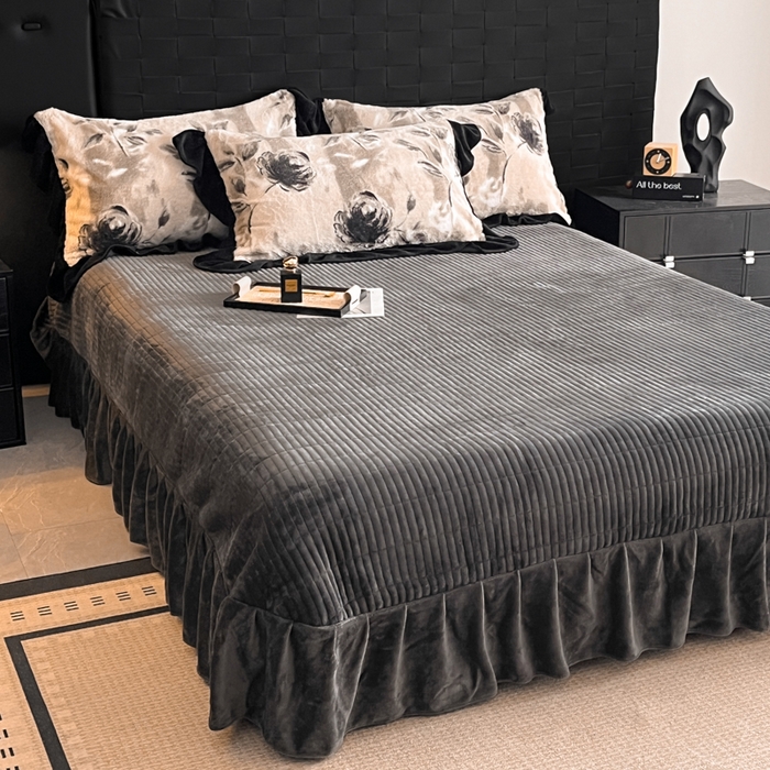 91家纺网 家纺一手货源 找家纺 利欧 2025新款兔毛牛奶绒印花四件套 韵赫浅玫