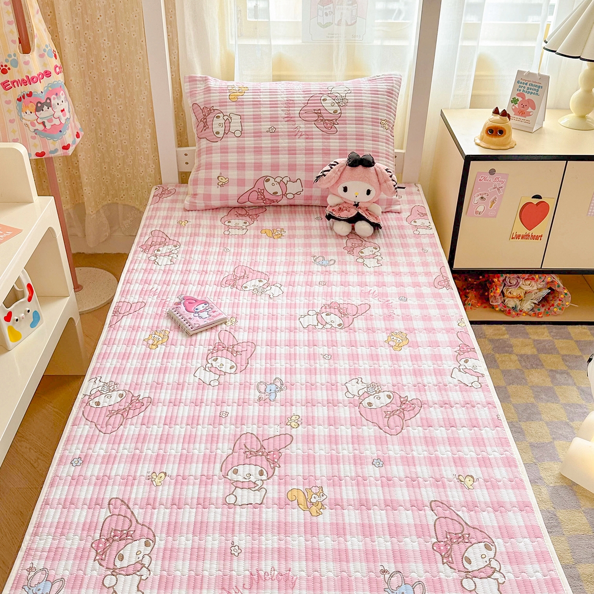 91家纺网 家纺一手货源 找家纺 妮可 2025新款卡通印花学生宿舍原棉夹棉床笠系列 美乐蒂