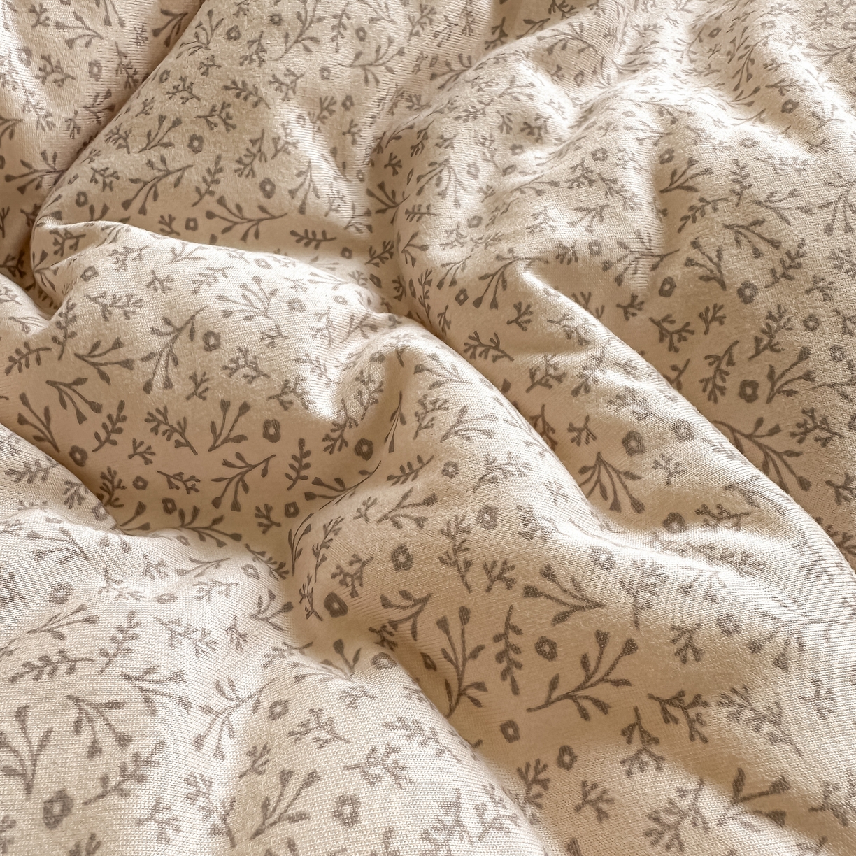 91家纺网 家纺一手货源 找家纺 纯优家纺 2025秋冬新款针织棉豆豆绒大豆秋冬被被子被芯（量大询价） 瑞贝卡