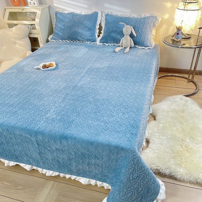 91家纺网 家纺一手货源 找家纺 妮可 2025秋冬新款加厚牛奶绒多功能荷叶边纯色枕套 天空蓝