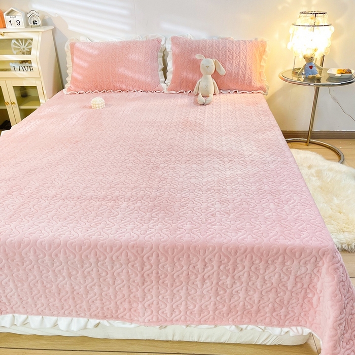 91家纺网 家纺一手货源 找家纺 妮可 2025秋冬新款加厚牛奶绒多功能荷叶边纯色枕套 蜜桃粉